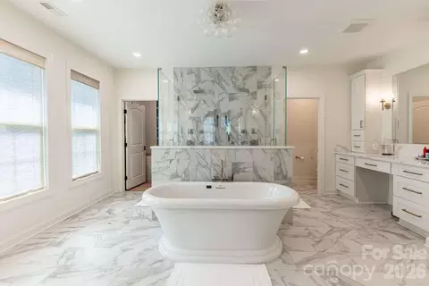 Bath - 4413 Holly Ne Cir NE, Conover, NC 28613 photo 1 of 9
