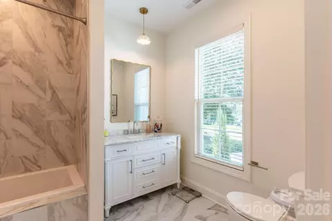 Bath - 4413 Holly Ne Cir NE, Conover, NC 28613 photo 7 of 9