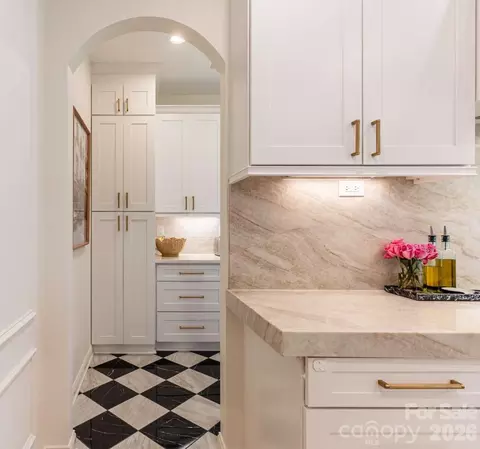Kitchen - 4413 Holly Ne Cir NE, Conover, NC 28613 photo 6 of 7