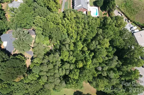 3924 Deer Run Ne Dr NE, Conover, NC 28613 photo 2