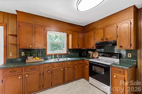 Kitchen - 1242 Stringfellow Rd, Chester, SC 29706 photo 2 of 2
