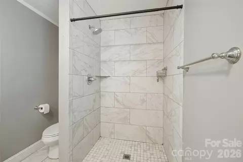 Bath - 106 Cascade St, Morganton, NC 28655 photo 2 of 3