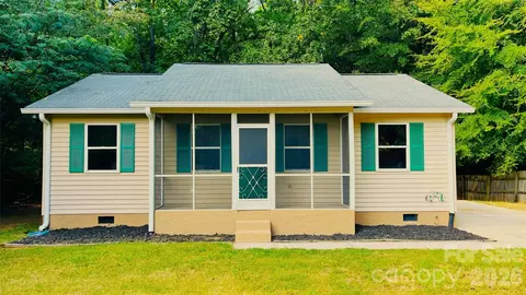 828 Cornelius Rd, Mooresville, NC 28117