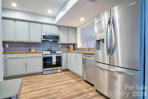 Kitchen - 34 Old Post Rd, Lake Wylie, SC 29710 photo 1 of 4