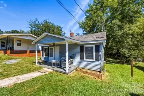 Exterior - 404 Clinton Ave, Lancaster, SC 29720 photo 3 of 4