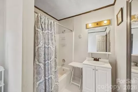 Bath - 404 Clinton Ave, Lancaster, SC 29720 photo 1 of 1