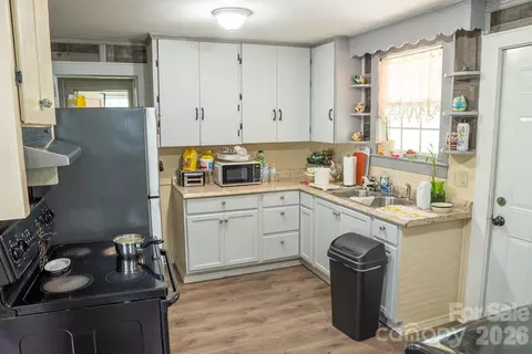 Kitchen - 1929 John Everall Rd, Lancaster, SC 29720 photo 1 of 1