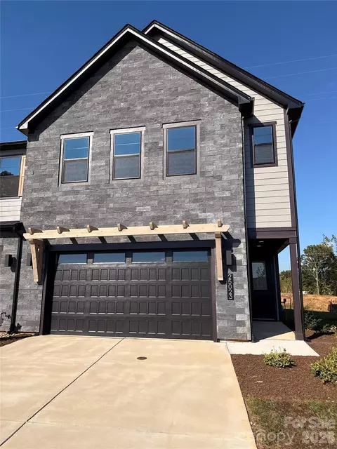25023 Sprenger Dr, Cornelius, NC 28031