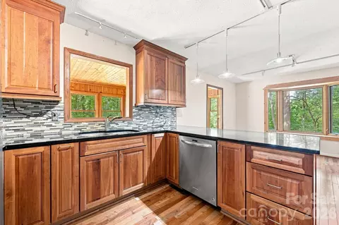 Kitchen - 19317 Davidson Concord Rd, Davidson, NC 28036 photo 2 of 2