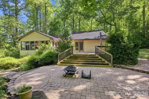Exterior - 19317 Davidson Concord Rd, Davidson, NC 28036 photo 2 of 3