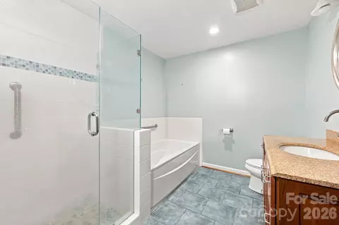 Bath - 19317 Davidson Concord Rd, Davidson, NC 28036 photo 2 of 3