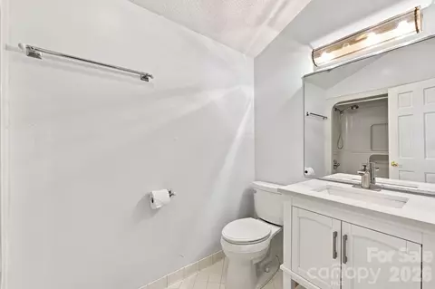 Bath - 19317 Davidson Concord Rd, Davidson, NC 28036 photo 3 of 3