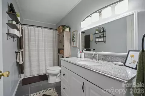 Bath - 2428 Side Ln, Conover, NC 28613 photo 2 of 2
