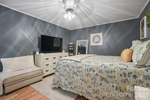 Bedroom - 2428 Side Ln, Conover, NC 28613 photo 2 of 6