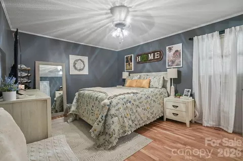 Bedroom - 2428 Side Ln, Conover, NC 28613 photo 1 of 6