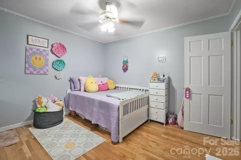 Bedroom - 2428 Side Ln, Conover, NC 28613 photo 5 of 6