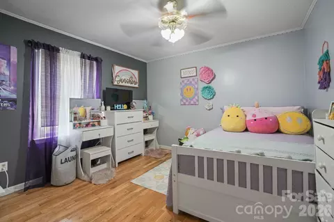 Bedroom - 2428 Side Ln, Conover, NC 28613 photo 4 of 6