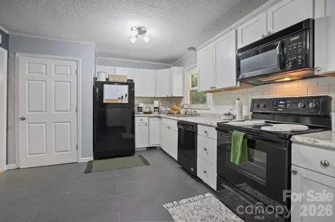 Kitchen - 2428 Side Ln, Conover, NC 28613 photo 1 of 1