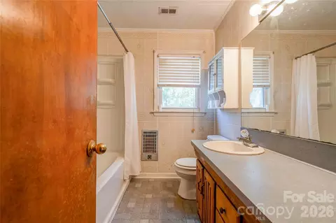 Bath - 4538 Fallston Rd, Shelby, NC 28150 photo 2 of 5