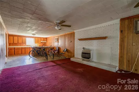 Living - 4538 Fallston Rd, Shelby, NC 28150 photo 2 of 3