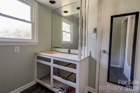 Bath - 4538 Fallston Rd, Shelby, NC 28150 photo 4 of 5