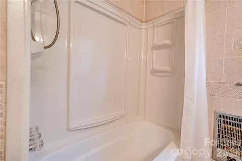 Bath - 4538 Fallston Rd, Shelby, NC 28150 photo 3 of 5