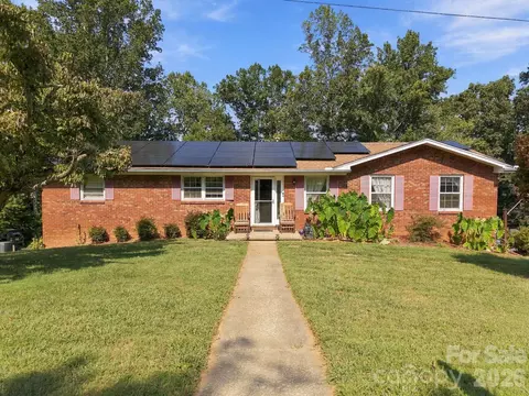 7 Fieldcrest Cir, Asheville, NC 28806