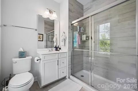 Bath - 263 Forsythia Ln, Tega Cay, SC 29708 photo 4 of 5