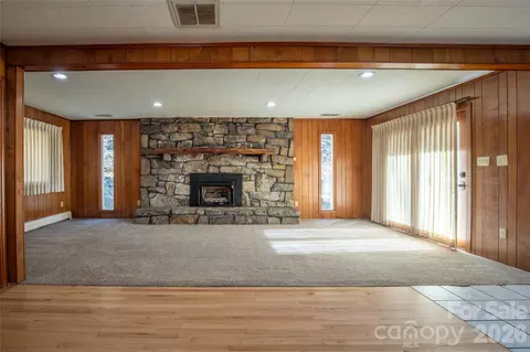 Living - 223 Cherry St, Sylva, NC 28779 photo 8 of 8