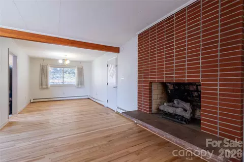 Living - 223 Cherry St, Sylva, NC 28779 photo 2 of 8
