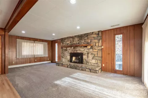 Living - 223 Cherry St, Sylva, NC 28779 photo 6 of 8