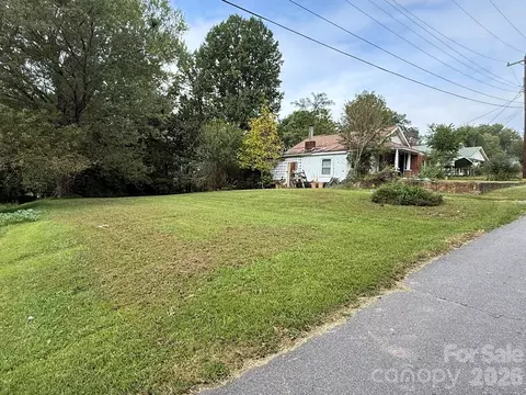 68 Morris Ave, Marion, NC 28752