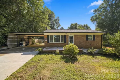 901 Furman St, Dallas, NC 28034