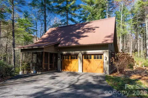 54 Dogwood Branch Rd, Zirconia, NC 28790