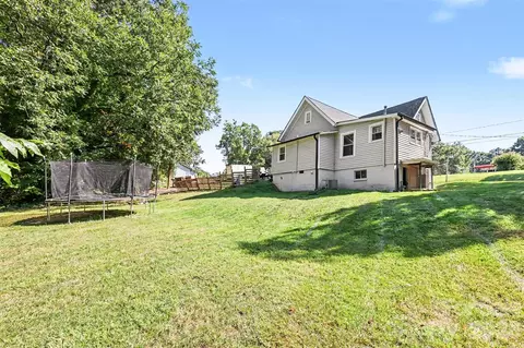 Exterior - 1104 W 7th Ave, Gastonia, NC 28052 photo 5 of 7