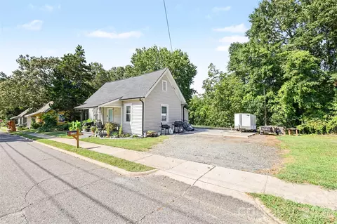 Exterior - 1104 W 7th Ave, Gastonia, NC 28052 photo 6 of 7