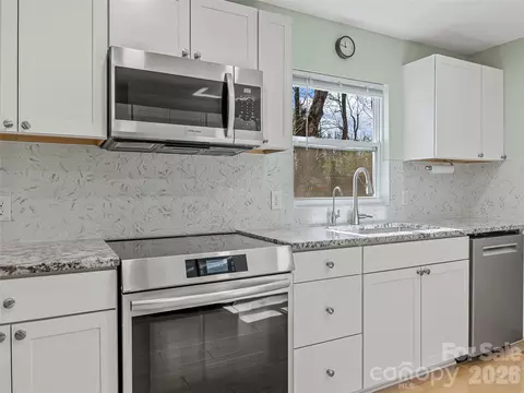 Kitchen - 435 Thermal View Dr, Tryon, NC 28782 photo 2 of 4