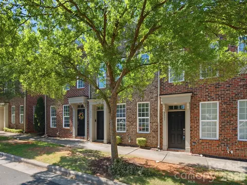 9533 Longstone Ln, Charlotte, NC 28277