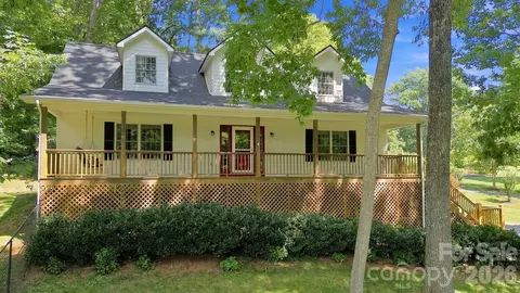 95 Holly Ridge Rd, Waynesville, NC 28786