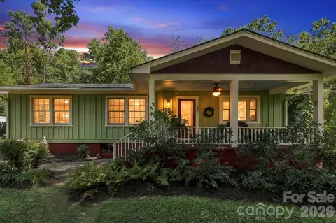 33 Pinecroft Rd, Asheville, NC 28804