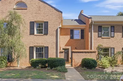 6816 Dumbarton Dr, Charlotte, NC 28210