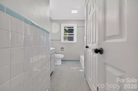 Bath - 425 Roberts St, Salisbury, NC 28144 photo 1 of 4