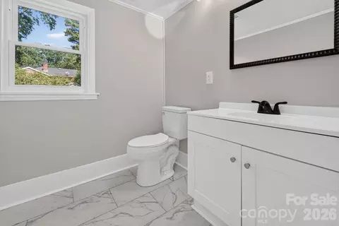 Bath - 425 Roberts St, Salisbury, NC 28144 photo 4 of 4