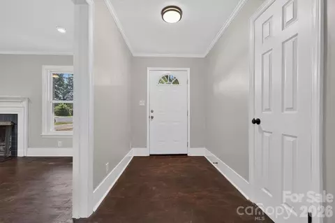 Entry Way - 425 Roberts St, Salisbury, NC 28144 photo 2 of 3