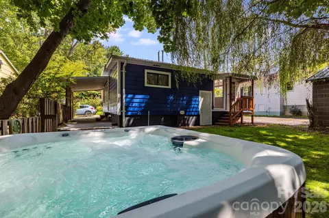 22 Jarrett St, Asheville, NC 28806