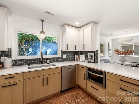 3717 Flowerfield Rd, Charlotte, NC 28210
