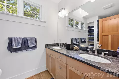 Bath - 415 Goodrum St, Davidson, NC 28036 photo 1 of 3