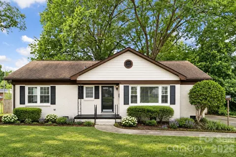 1818 Woodland Dr, Charlotte, NC 28205