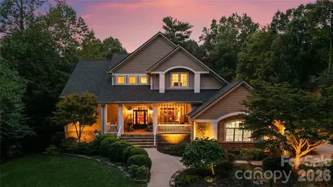 1637 Olmsted Dr, Asheville, NC 28803