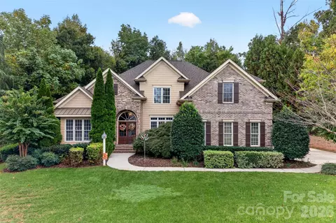 3941 Grovesner St, Harrisburg, NC 28075